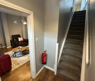 Room 4, 229 Donegall Rd, Belfast, BT12 5NB - Photo 2