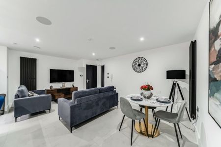 6 bedroom house to rent - Photo 2