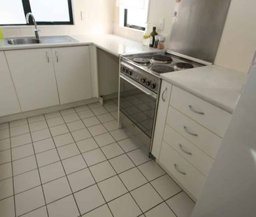 3 Bedrooms, New Lynn - Photo 4