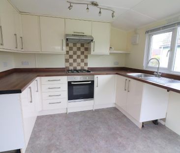 2 bedroom park home to rent - Photo 4