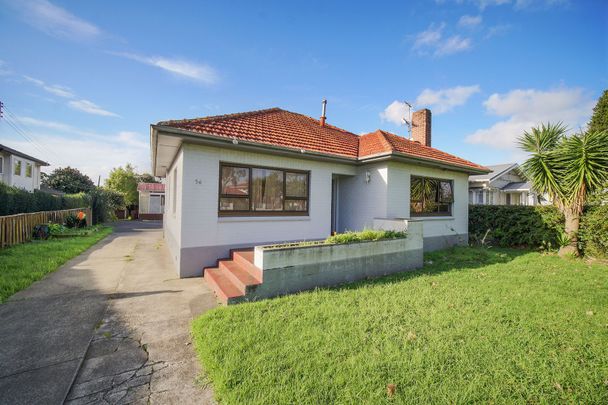 3 Bedroom Brick & Tile Home in Central Papatoetoe - Photo 1