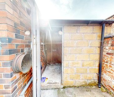 2 bedroom terraced house to rent - Photo 5