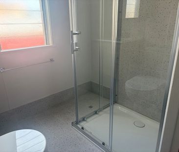 SHOP TOP LIVING! - Photo 6