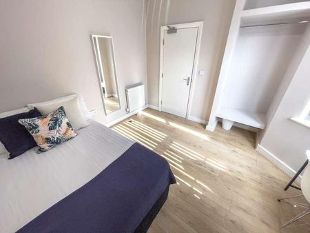 Esher Road, L6 - Photo 3