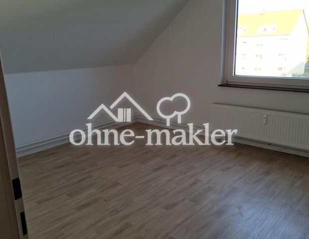Dachgeschosswohnung mit Südbalkon - Photo 1