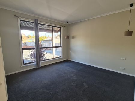 Spacious Family Rental - Photo 5