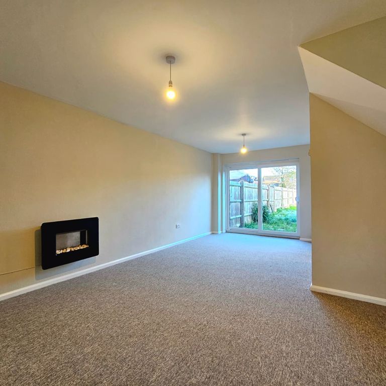 Giles Cox, Gloucester - Photo 1