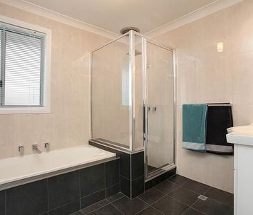 CONVENIENT FAMILY LIVING IN THE HEART OF KINGSWOOD! - Photo 5