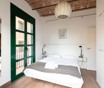 Charming Apartment Among the Historic Streets of El Born - Photo 6