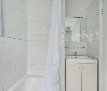 Coleman Court, Kimber Road, London, SW18 - Photo 5