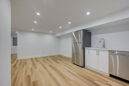 For Lease - 8 First Avenue Unit# Lower, Toronto, Ontario - Photo 4