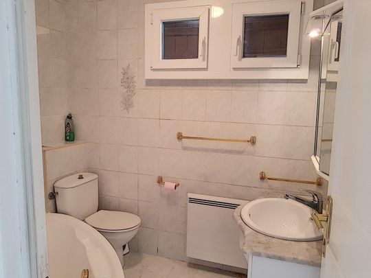 Petite maison individuelle avec jardin ! BAIL A DUREE MAXIMUM D'UN AN ! - Photo 1