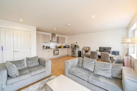 3 bedroom apartment to rent - Photo 2