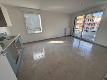 Location Appartement 3 pièces 61m² THONON LES BAINS 74200 - Photo 3