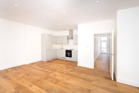 3 bedroom apartment to rent - Photo 3