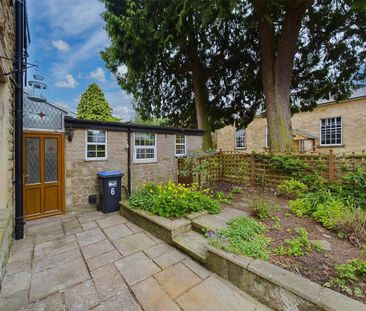 2 bedroom end of terrace house to rent - Photo 2