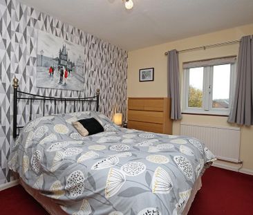 2 bedroom link detached house to rent - Photo 1