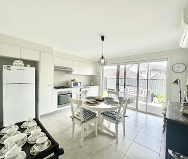 Modern and Low Maintenance living in Peaceful Elderslie - Photo 4