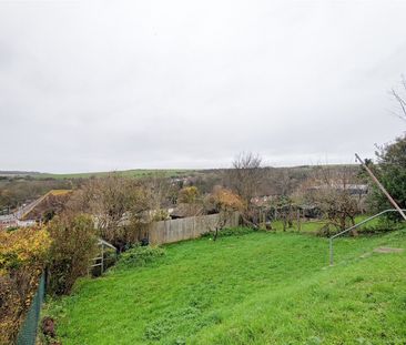 4 bedroom semi-detached house to rent - Photo 4