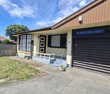 Newly Renovated Summer Living - Photo 4