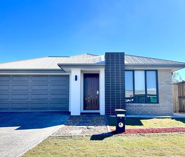 Family Home in a Peaceful Flagstone Pocket&excl; - Photo 5
