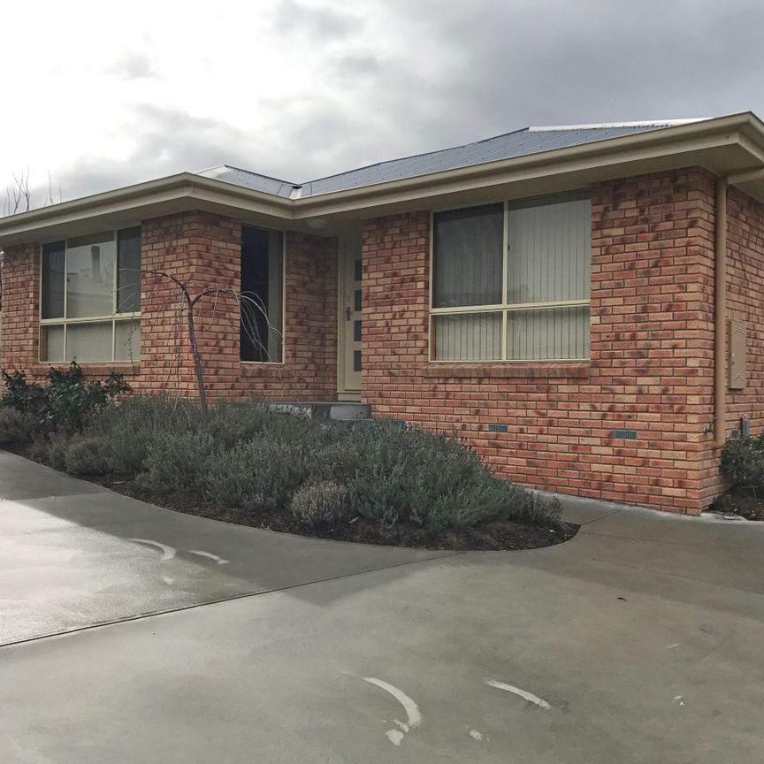 Lovely Home, Quiet Location - Photo 1