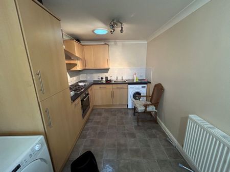 1 Bedroom Flat / Apartment - High Street, Selsey - Photo 3