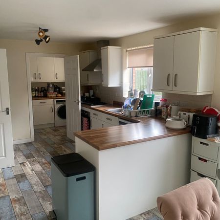 Room in a Shared House, Shortridge Drive, CV6 - Photo 3