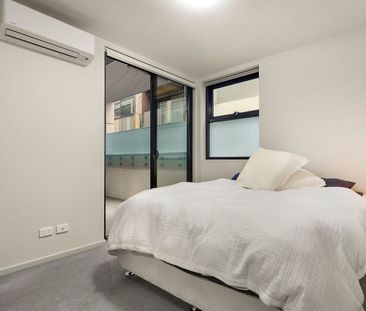 Modern two storey apartment - Photo 4