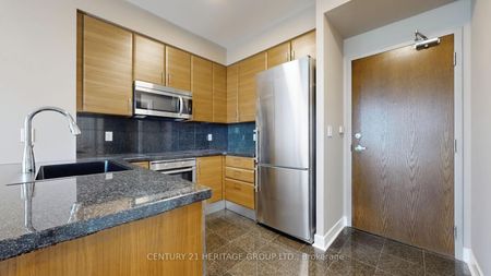For Lease - 1 Avondale Avenue Unit# 910, Toronto, Ontario - Photo 3