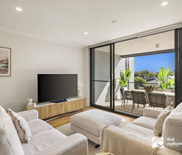 STUNNING TWO BEDROOM UNIT LOCATED ON THE ESPLANADE AT BEAUTIFUL RED... - Photo 2