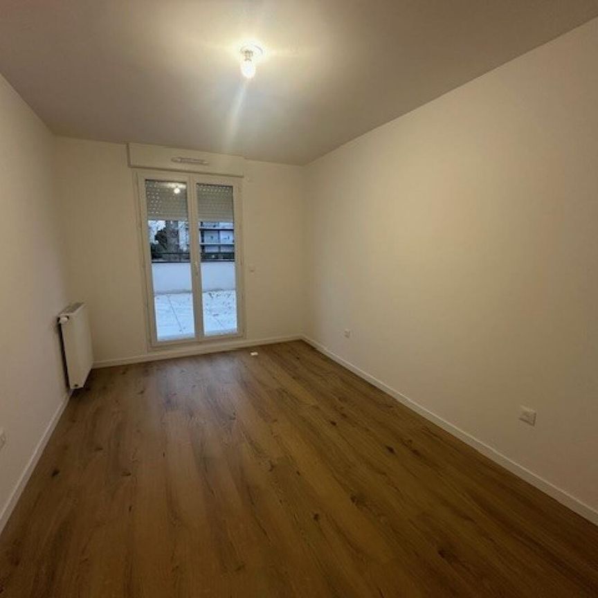 location Appartement T2 DE 45.74m² À PLAISIR - Photo 1