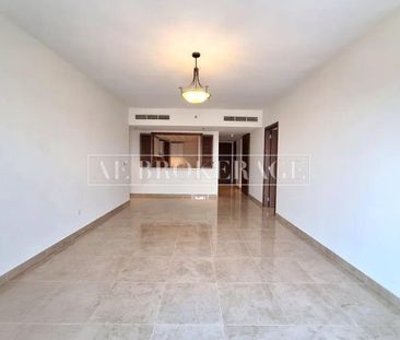 2BHK WITH TERRACE & SEA VIEW | NEAR METRO - Photo 3