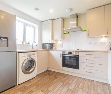 2 bedroom semi-detached house to rent - Photo 4