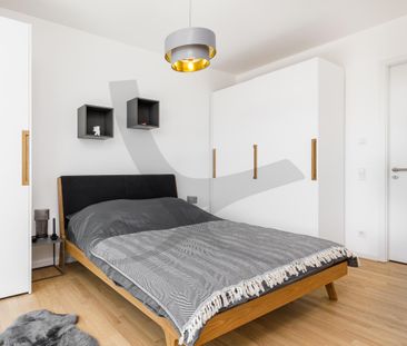 Modern Urban Life - Photo 6