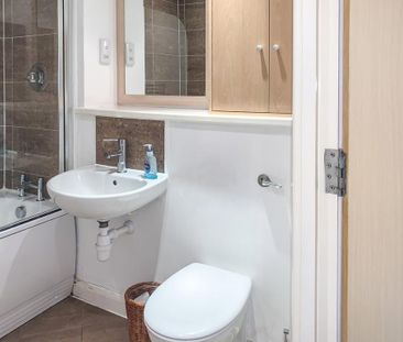 1 bedroom flat to rent - Photo 6