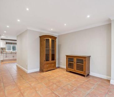 6 bedroom detached house to rent - Photo 2