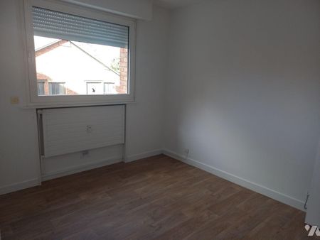 HAZEBROUCK en Centre Ville, Bel appartement lumineux de type 4 situé au 2è étage en résidence s... - Photo 5