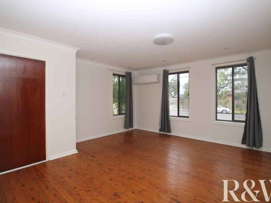 25 Gasmata Street Whalan - Photo 1