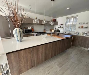 5 bedroom detached house to rent - Photo 3