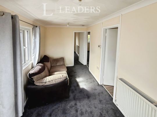 2 bedroom bungalow to rent Hillman Avenue, Jaywick, CO15 - Photo 1