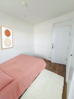 Room in a Shared Flat, Stunning Double Room In Kilburn, NW6 - Photo 1