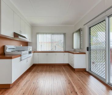 “Fresh & Inviting Residence” - Photo 3