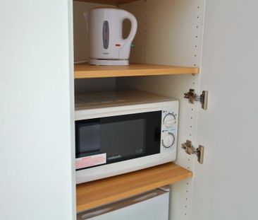 1 bedroom property to rent - Photo 4