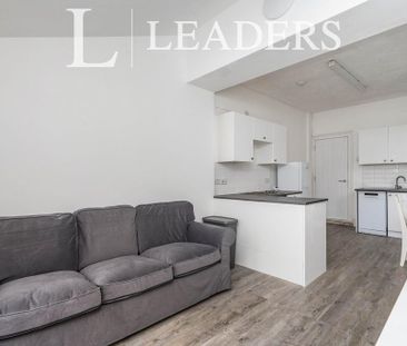 4 bedroom terraced house to rent - Photo 2