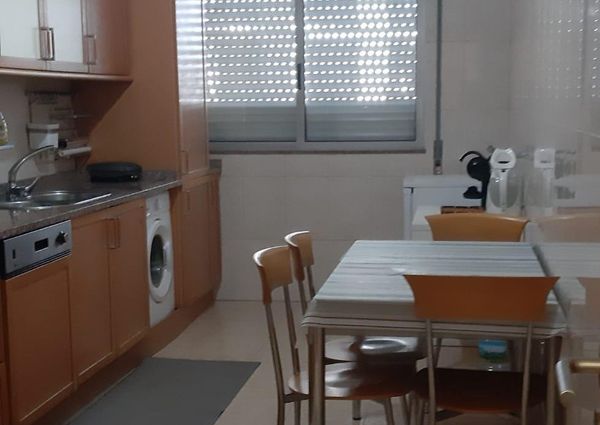 Alugo quarto em T3 mobilado em Braga a menina estudante