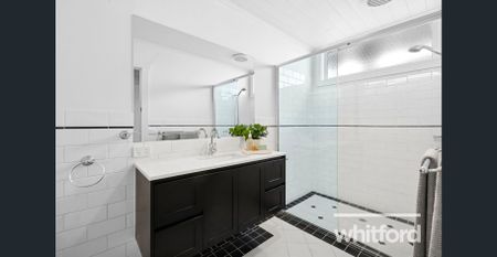 Lifestyle, location and timeless style! - Photo 3