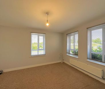 4 bedroom semi-detached house to rent - Photo 4