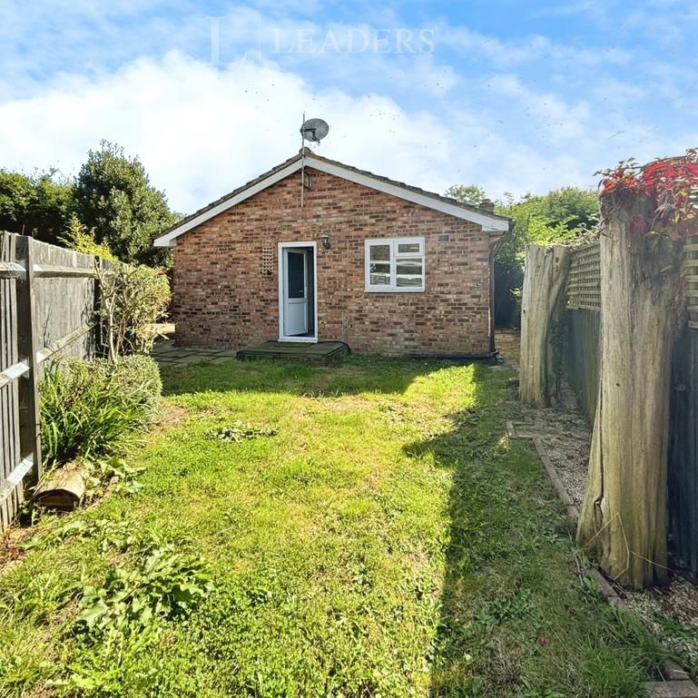 2 bedroom bungalow to rent - Photo 1