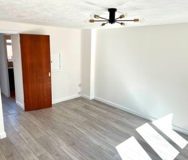 2 Bed Terraced House, Myrna Close, SW19 - Photo 1